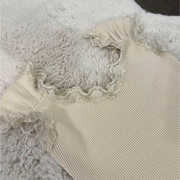 Knit cream top - Picture 2 of 2